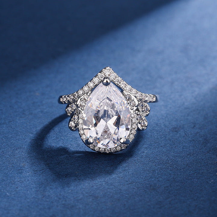 Aria Teardrop White Set | White Gold